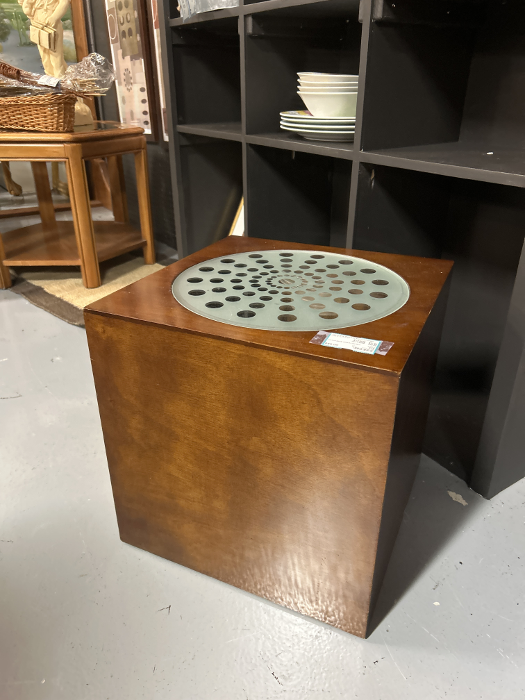 TABLE-ACCENT
