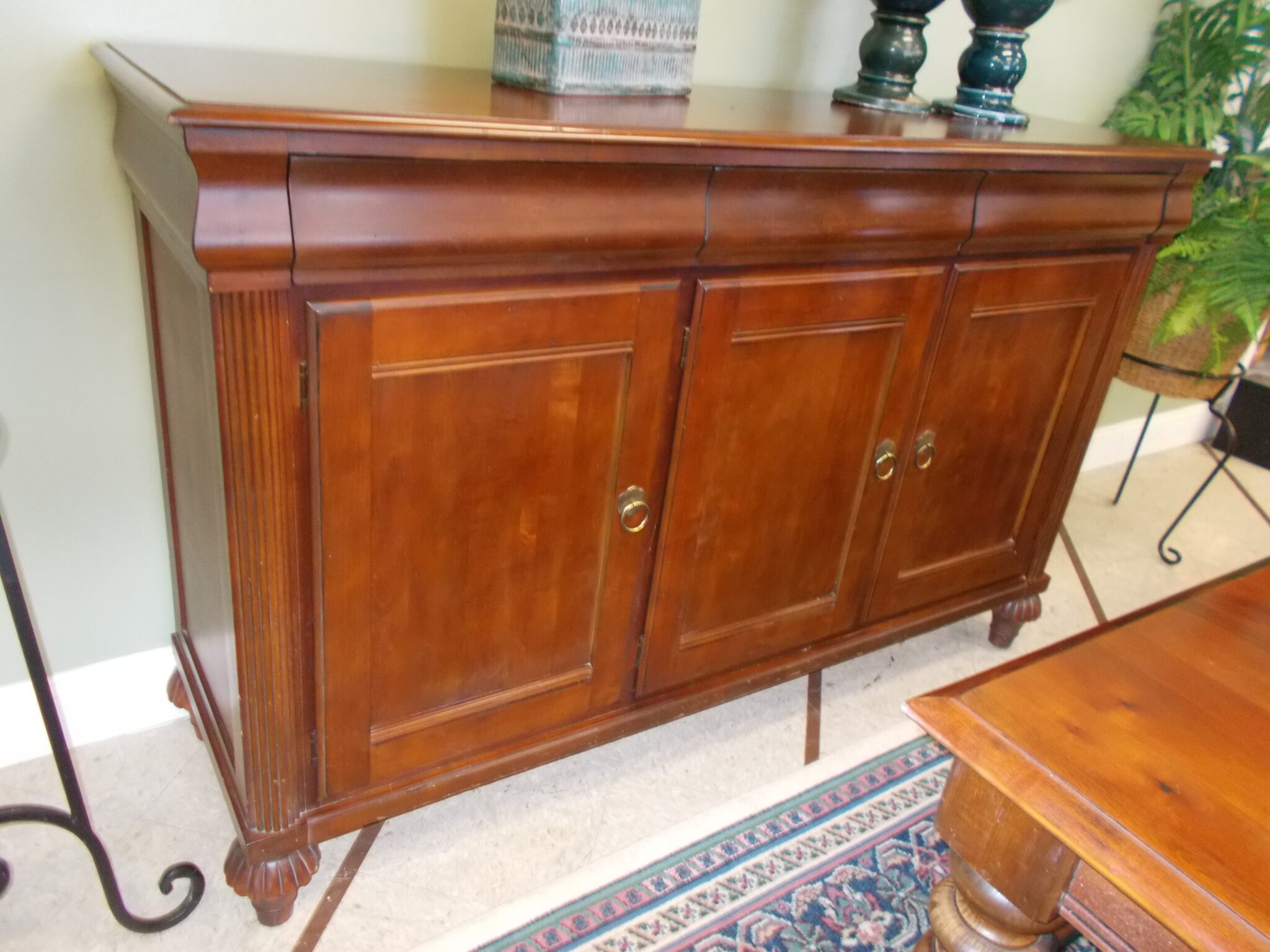 ETHAN ALLEN Buffet with (3) Drawers/(3) Doors; 63" x 19" x 40