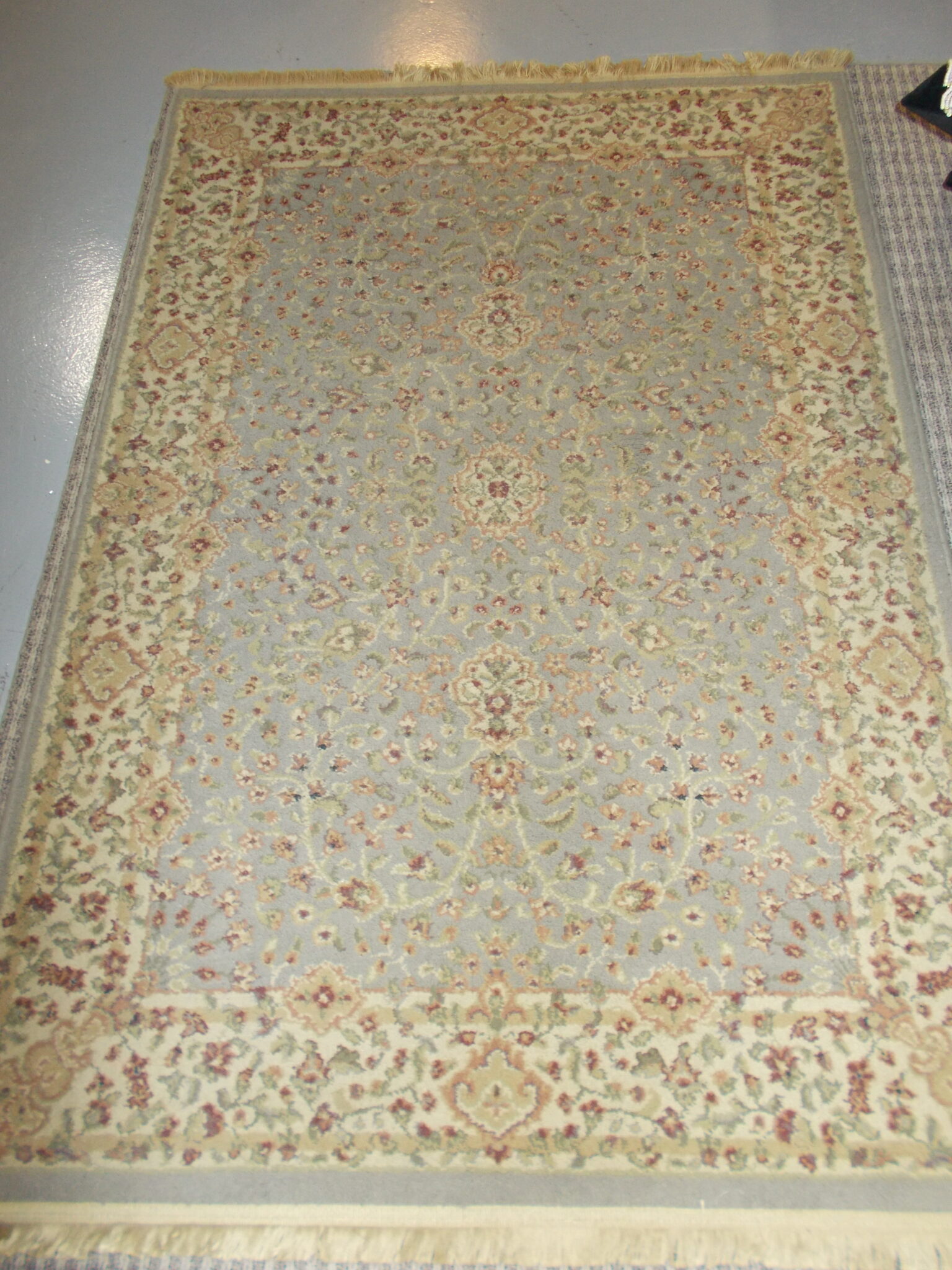 SHAW Grey/Gold Floral Rug: 3' 9" x 5' 9"