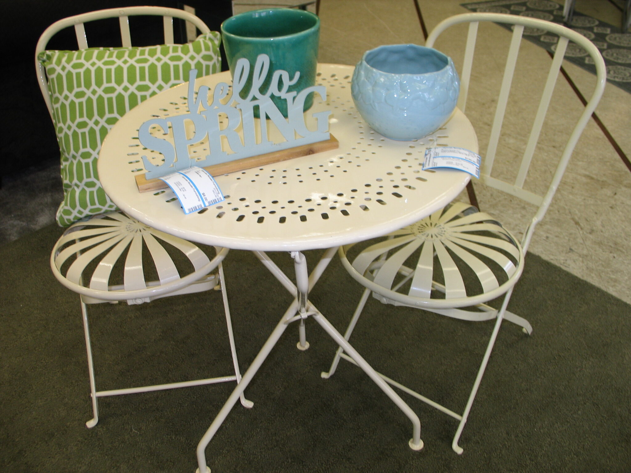 Cream 3-Piece Folding Cafe Set; Table 24" R and (2) Chairs:  (4) Sets Available