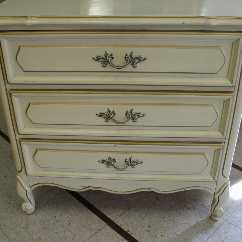 French Provincial 3-Drawer Chest; 31" x 19" x 30"