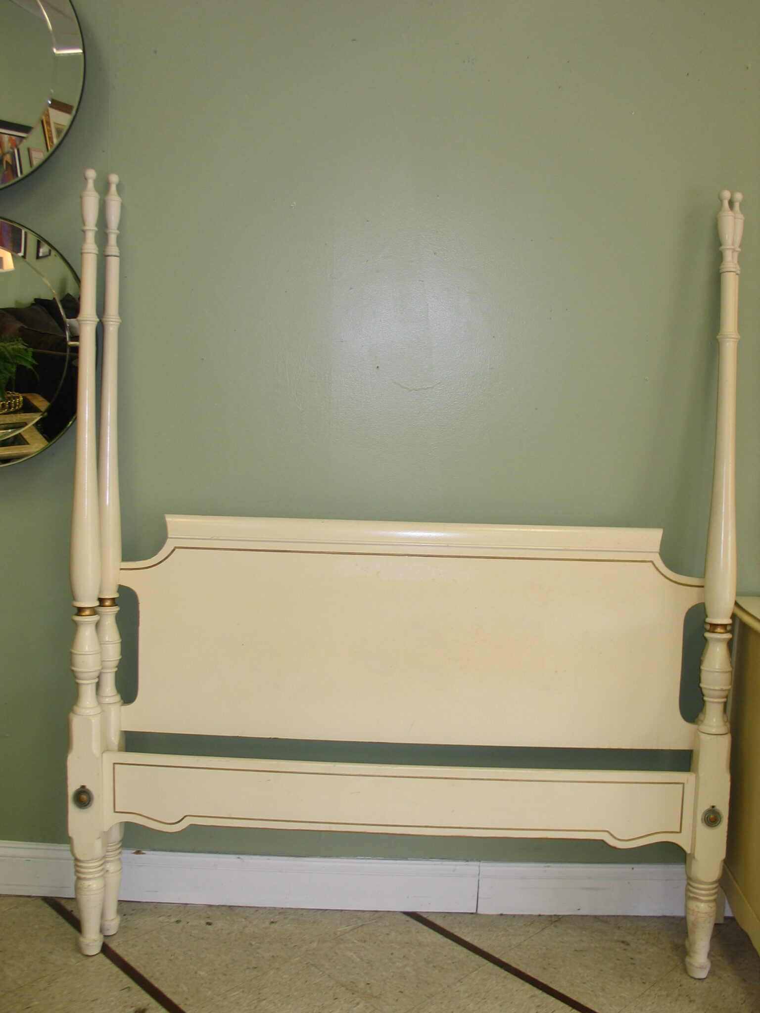 French Provincial 4-Poster Full Size Bed; 54" x 68"