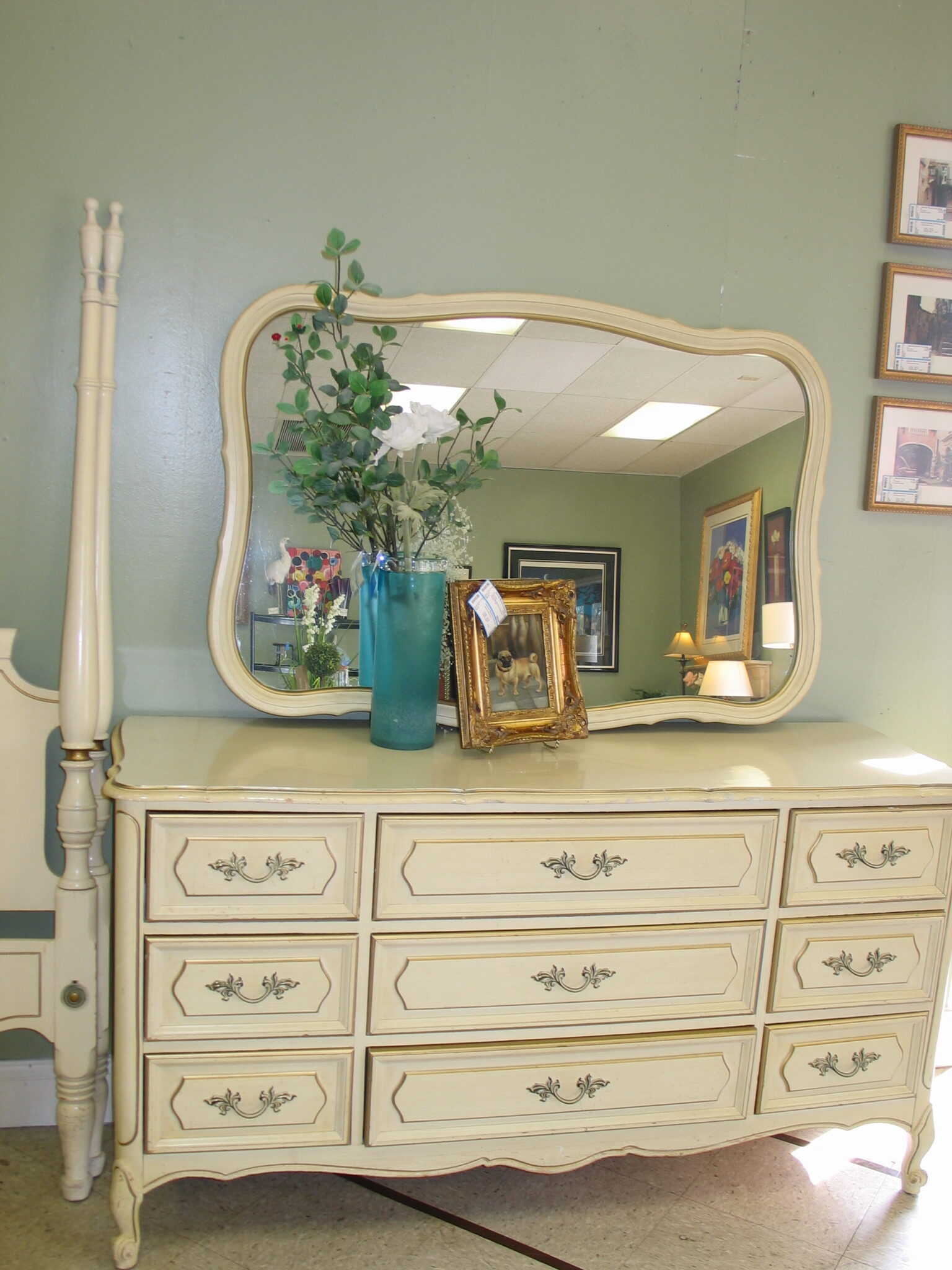 French Provincial 9-Drawer Dresser; 60" x 19" x 33" with Mirror; 45" x 32"