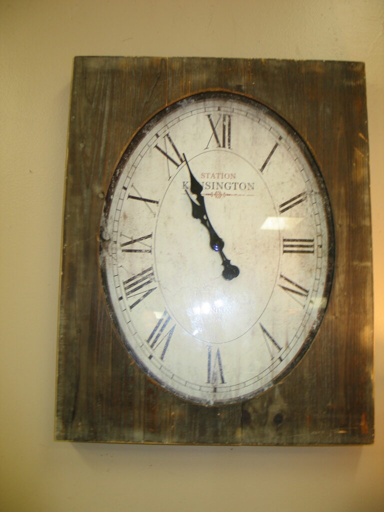 KENSINGTON Distressed Clock; 22